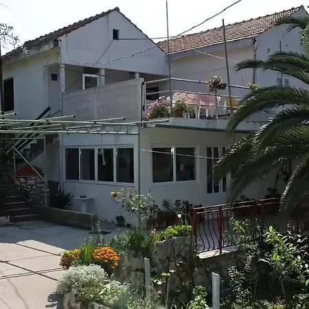 Podskoj Apartment Saplunara